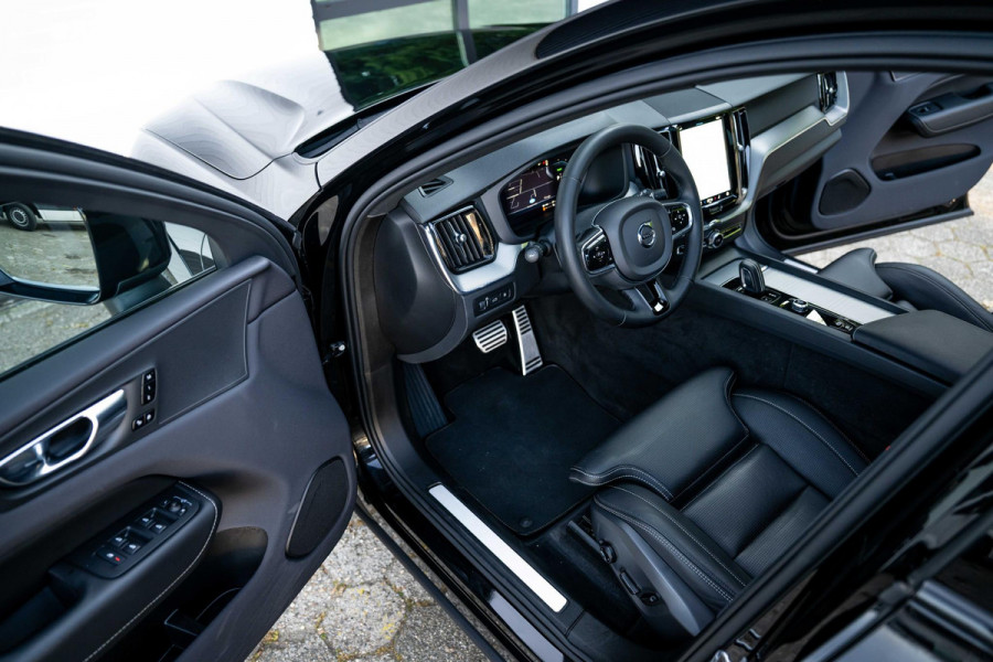Volvo XC60 2.0 T6 AWD R-Design 398pk LONG RANGE Nappa Leder
