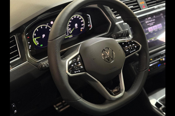 Volkswagen Tiguan 1.5 TSI R-Line | Pano | Camera | Sfeerverlichting | Stoel-/stuurverwarming | Trekhaak | DAB
