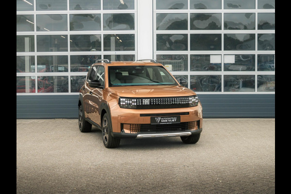 Fiat Grande Panda La Prima 44 kWh | Uit voorraad leverbaar | Clima | Cruise | Camera | Apple Carplay | 17" | Navi