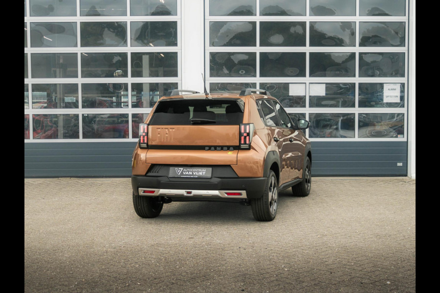 Fiat Grande Panda La Prima 44 kWh | Uit voorraad leverbaar | Clima | Cruise | Camera | Apple Carplay | 17" | Navi