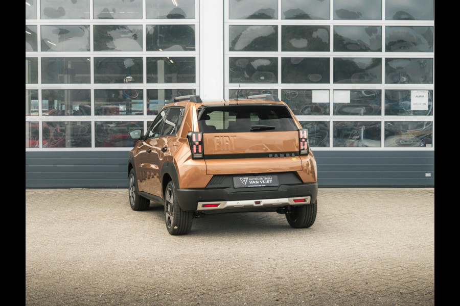 Fiat Grande Panda La Prima 44 kWh | Uit voorraad leverbaar | Clima | Cruise | Camera | Apple Carplay | 17" | Navi