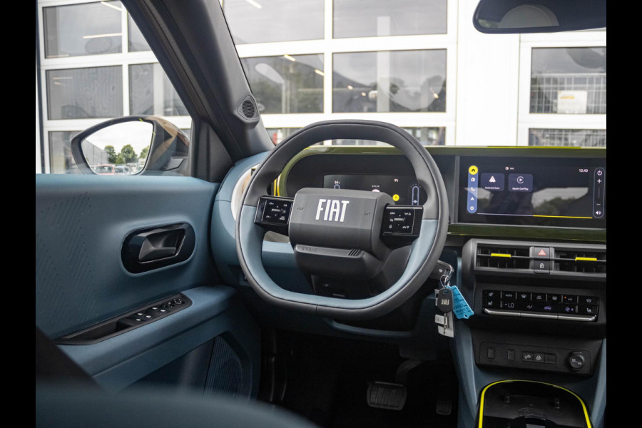 Fiat Grande Panda La Prima 44 kWh | Uit voorraad leverbaar | Clima | Cruise | Camera | Apple Carplay | 17" | Navi