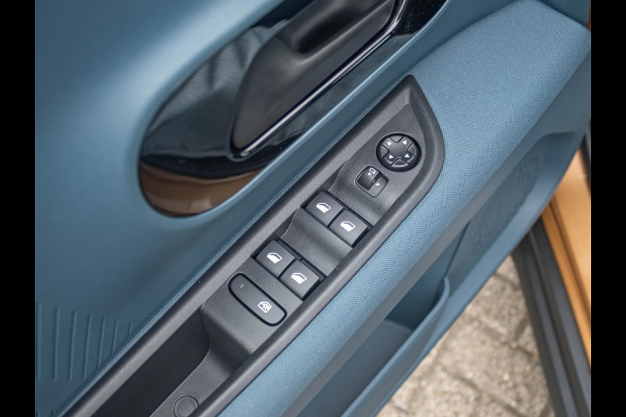 Fiat Grande Panda La Prima 44 kWh | Uit voorraad leverbaar | Clima | Cruise | Camera | Apple Carplay | 17" | Navi