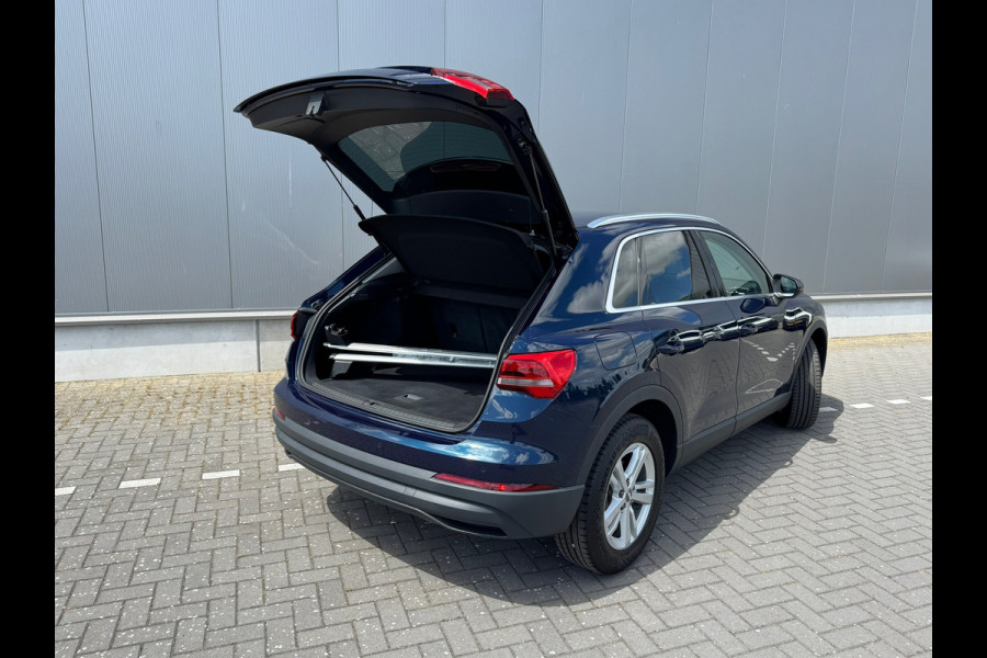 Audi Q3 35 TFSI * Sideass. * PDC v+a * Visueel Cockpit *