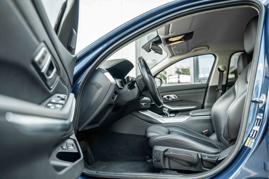 BMW 3 Serie Touring 320e Business Edition Plus | Sportstoelen Leder