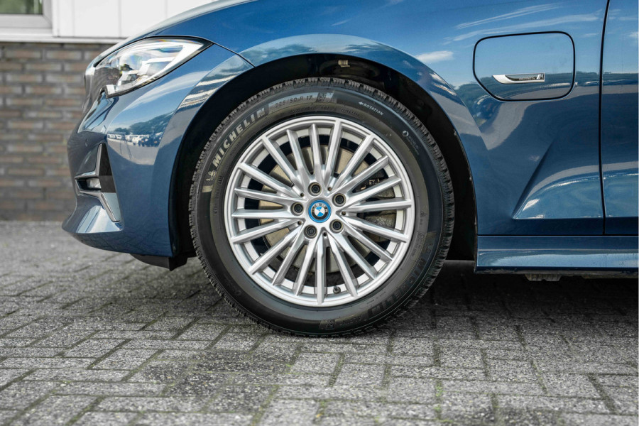 BMW 3 Serie Touring 320e Business Edition Plus | Sportstoelen Leder