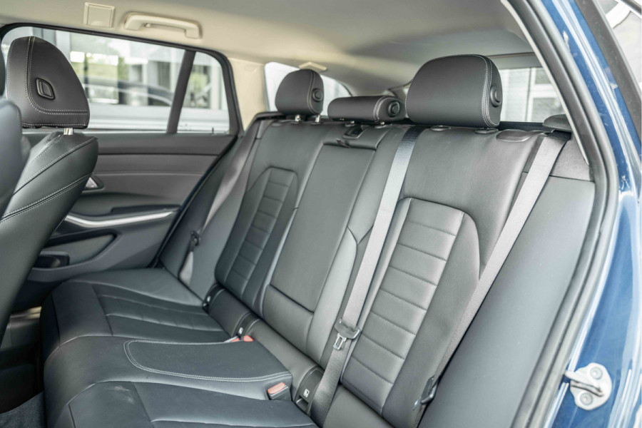 BMW 3 Serie Touring 320e Business Edition Plus | Sportstoelen Leder