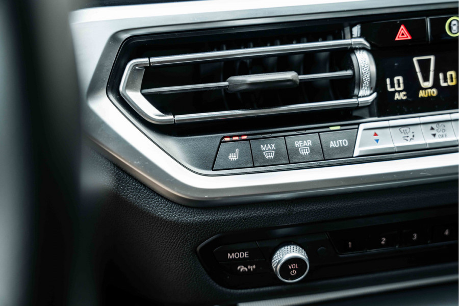 BMW 3 Serie Touring 320e Business Edition Plus | Sportstoelen Leder
