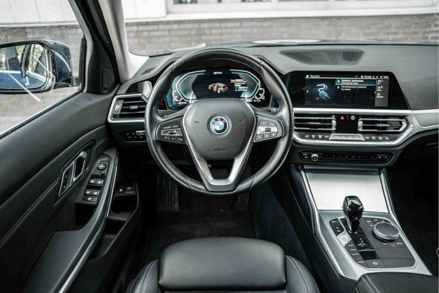 BMW 3 Serie Touring 320e Business Edition Plus | Sportstoelen Leder