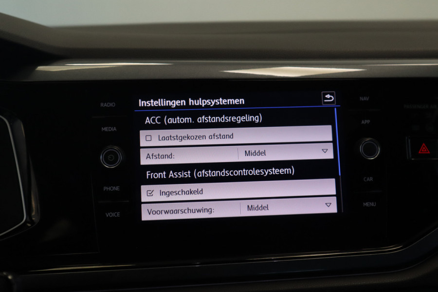 Volkswagen Polo 1.0 TSI Highline R-line Adaptive-Cruise Navigatie 17'Lmv 24 maanden garantie mogelijk (*vraag naar de voorwaarden)
