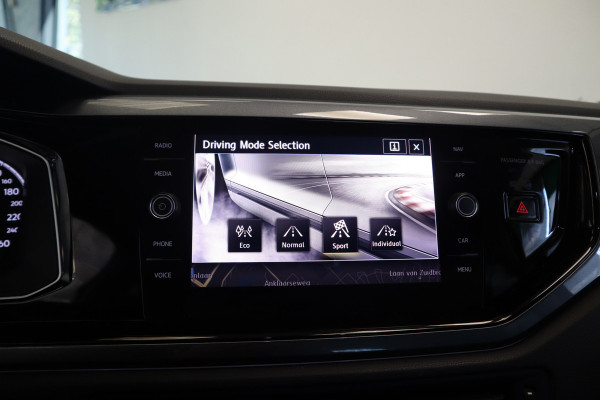 Volkswagen Polo 1.0 TSI Highline R-line Adaptive-Cruise Navigatie 17'Lmv 24 maanden garantie mogelijk (*vraag naar de voorwaarden)