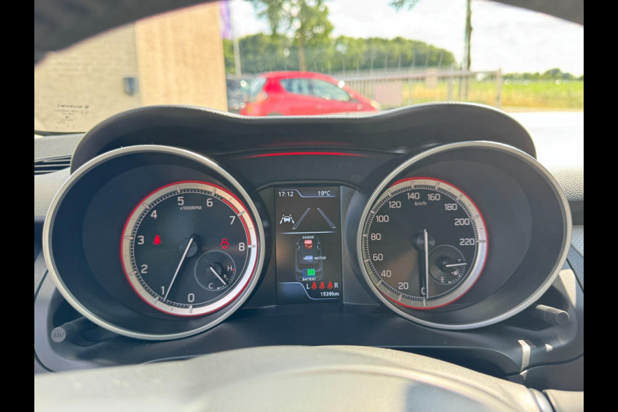 Suzuki Swift 1.2 Comfort Smart Hybrid ADAPT. CRUISE / PARKEERSENSOREN / CAMERA / STOELVERWARMING / CARPLAY / DAB+ / METALLIC LAK