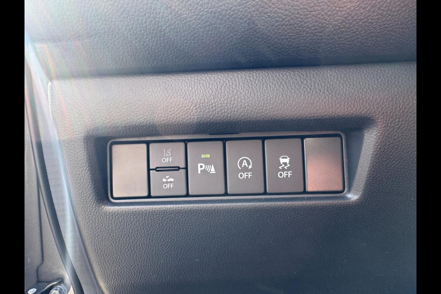 Suzuki Swift 1.2 Comfort Smart Hybrid ADAPT. CRUISE / PARKEERSENSOREN / CAMERA / STOELVERWARMING / CARPLAY / DAB+ / METALLIC LAK