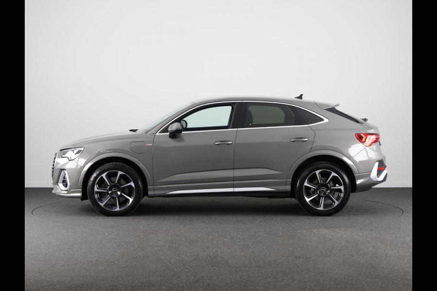 Audi Q3 Sportback 45 TFSI e S Edition 245 pk S-tronic | SoH 97% | Navigatie | Parkeersensoren | Achteruitrijcamera | Adaptieve cruise control | Stoelverwarming | S-Line |