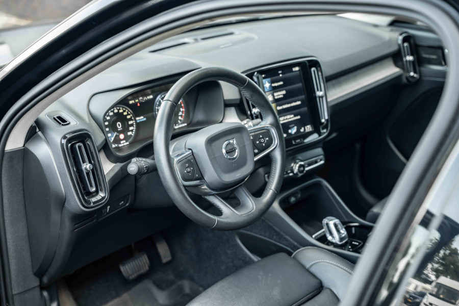 Volvo XC40 2.0 B4 Inscription 198PK | Sporstoelen leder | Harman Kardon