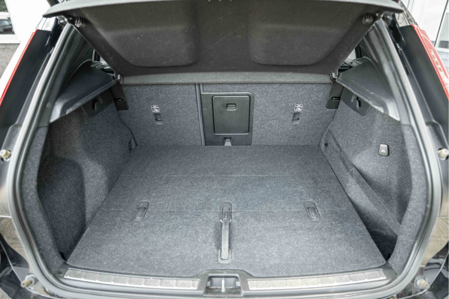 Volvo XC40 2.0 B4 Inscription 198PK | Sporstoelen leder | Harman Kardon