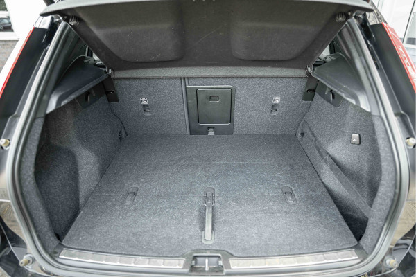 Volvo XC40 2.0 B4 Inscription 198PK | Sporstoelen leder | Harman Kardon