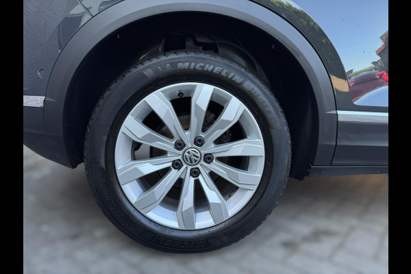 Volkswagen T-Roc 1.5 TSI Sport AFN TREKHAAK / CAMERA / VIRTUAL COCKPIT / WARNING SPOTS / ADAPT CRUISE / ELEKTR KLEP / 150PK / PDC