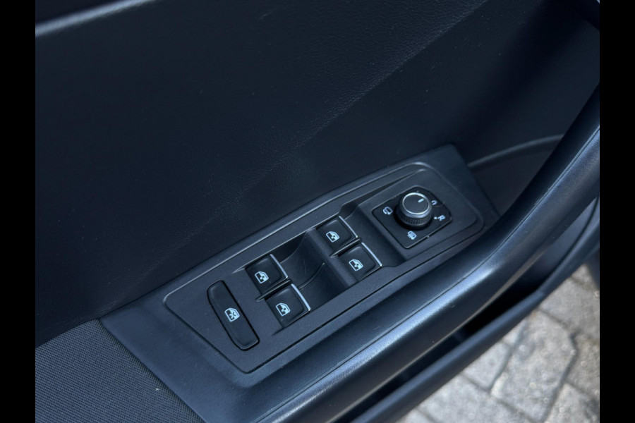 Volkswagen T-Roc 1.5 TSI Sport AFN TREKHAAK / CAMERA / VIRTUAL COCKPIT / WARNING SPOTS / ADAPT CRUISE / ELEKTR KLEP / 150PK / PDC