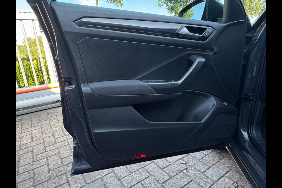 Volkswagen T-Roc 1.5 TSI Sport AFN TREKHAAK / CAMERA / VIRTUAL COCKPIT / WARNING SPOTS / ADAPT CRUISE / ELEKTR KLEP / 150PK / PDC