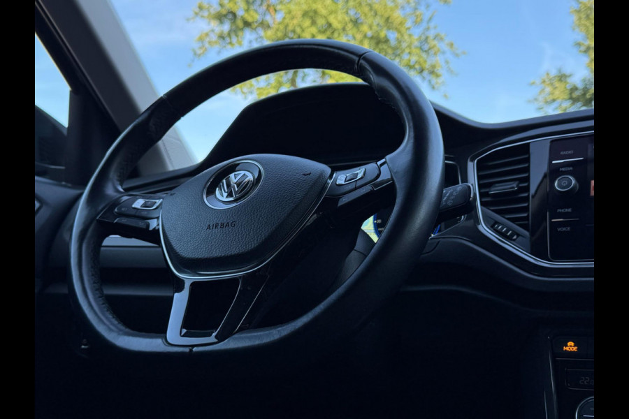 Volkswagen T-Roc 1.5 TSI Sport AFN TREKHAAK / CAMERA / VIRTUAL COCKPIT / WARNING SPOTS / ADAPT CRUISE / ELEKTR KLEP / 150PK / PDC