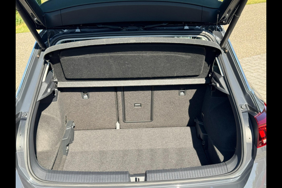 Volkswagen T-Roc 1.5 TSI Sport AFN TREKHAAK / CAMERA / VIRTUAL COCKPIT / WARNING SPOTS / ADAPT CRUISE / ELEKTR KLEP / 150PK / PDC