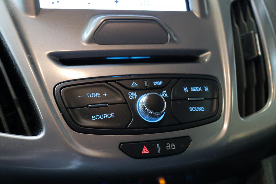 Ford Transit Connect 1.5 TDCI L2 | 3-Zitter | Camera | Navigatie | CarPlay | Cruise control | Trekhaak | Airco | Sortimo | NAP Logisch | Dealer onderhouden | Nieuwe APK