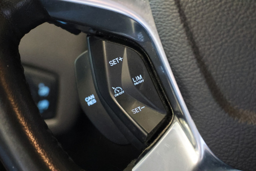 Ford Transit Connect 1.5 TDCI L2 | 3-Zitter | Camera | Navigatie | CarPlay | Cruise control | Trekhaak | Airco | Sortimo | NAP Logisch | Dealer onderhouden | Nieuwe APK