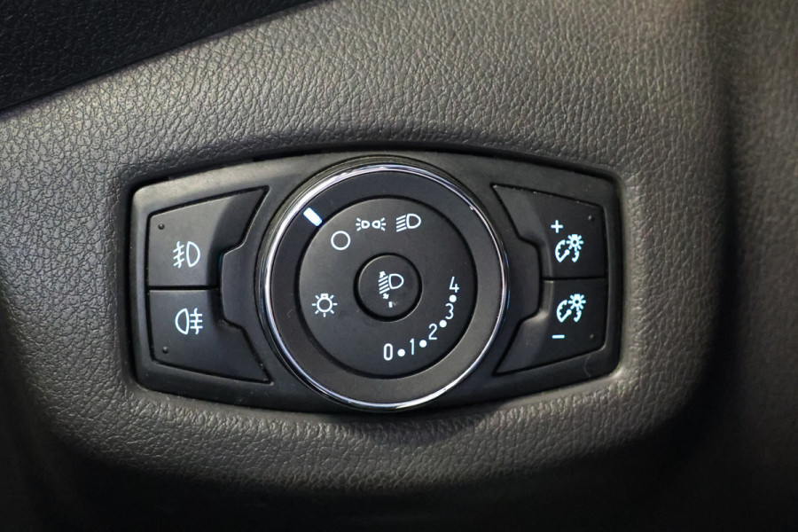 Ford Transit Connect 1.5 TDCI L2 | 3-Zitter | Camera | Navigatie | CarPlay | Cruise control | Trekhaak | Airco | Sortimo | NAP Logisch | Dealer onderhouden | Nieuwe APK