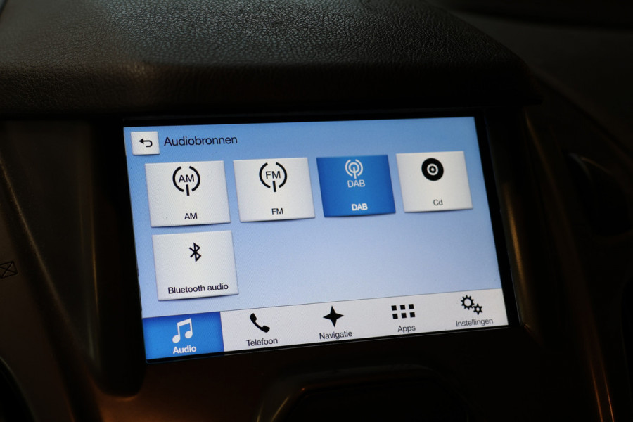 Ford Transit Connect 1.5 TDCI L2 | 3-Zitter | Camera | Navigatie | CarPlay | Cruise control | Trekhaak | Airco | Sortimo | NAP Logisch | Dealer onderhouden | Nieuwe APK