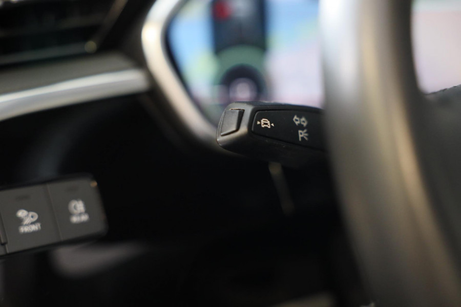 Audi Q3 Sportback 45 TFSI e S Line Competition / Memory / Elek Stoelen / Lane Assist / Open Panoramadak / Led / Virtual Cockpit
