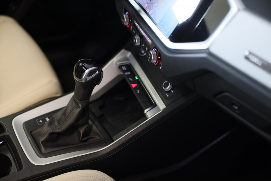 Audi Q3 Sportback 45 TFSI e S Line Competition / Memory / Elek Stoelen / Lane Assist / Open Panoramadak / Led / Virtual Cockpit
