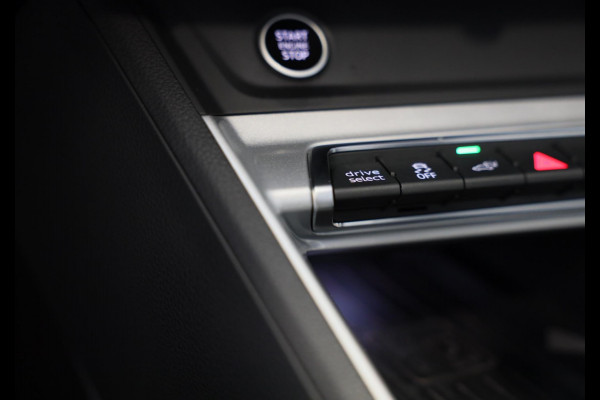 Audi Q3 Sportback 45 TFSI e S Line Competition / Memory / Elek Stoelen / Lane Assist / Open Panoramadak / Led / Virtual Cockpit
