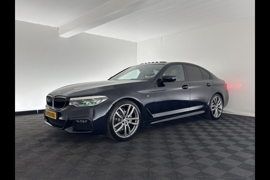 BMW 5 Serie 520d xDrive High Executive Aut. *PANO | FULL-LEATHER | FULL-LED | HEAD-UP | DIGI-COCKPIT | NAVI-FULLMAP | TOP-VIEW | MEMORY-PACK | ECC | PDC | CRUISE | 20''ALU | TOWBAR*