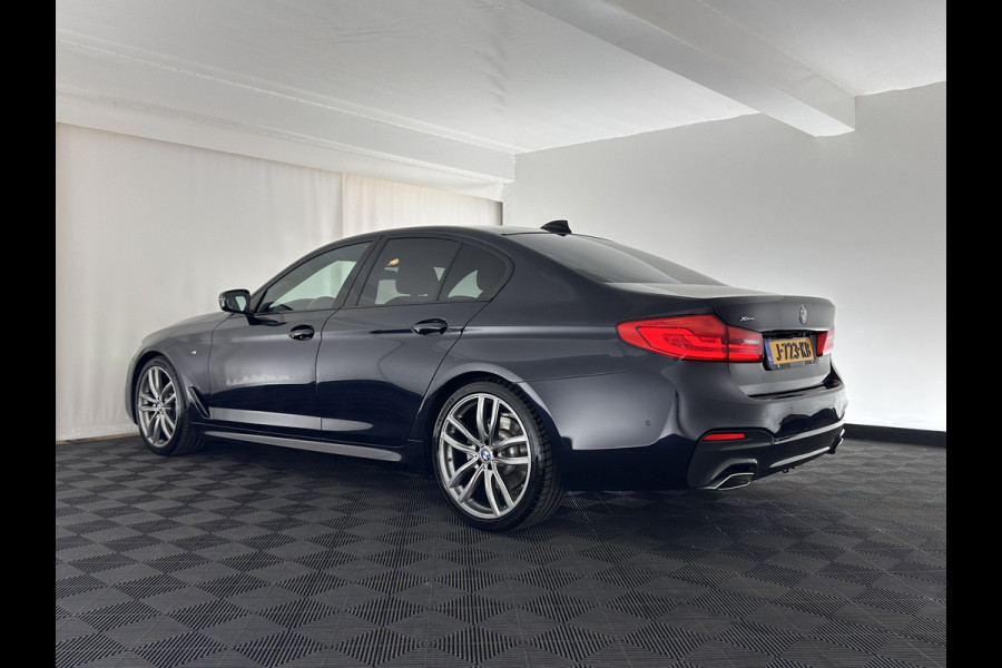 BMW 5 Serie 520d xDrive High Executive Aut. *PANO | FULL-LEATHER | FULL-LED | HEAD-UP | DIGI-COCKPIT | NAVI-FULLMAP | TOP-VIEW | MEMORY-PACK | ECC | PDC | CRUISE | 20''ALU | TOWBAR*