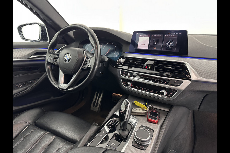 BMW 5 Serie 520d xDrive High Executive Aut. *PANO | FULL-LEATHER | FULL-LED | HEAD-UP | DIGI-COCKPIT | NAVI-FULLMAP | TOP-VIEW | MEMORY-PACK | ECC | PDC | CRUISE | 20''ALU | TOWBAR*