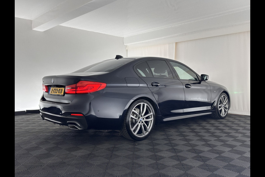 BMW 5 Serie 520d xDrive High Executive Aut. *PANO | FULL-LEATHER | FULL-LED | HEAD-UP | DIGI-COCKPIT | NAVI-FULLMAP | TOP-VIEW | MEMORY-PACK | ECC | PDC | CRUISE | 20''ALU | TOWBAR*