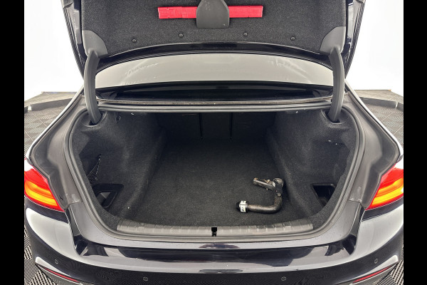 BMW 5 Serie 520d xDrive High Executive Aut. *PANO | FULL-LEATHER | FULL-LED | HEAD-UP | DIGI-COCKPIT | NAVI-FULLMAP | TOP-VIEW | MEMORY-PACK | ECC | PDC | CRUISE | 20''ALU | TOWBAR*