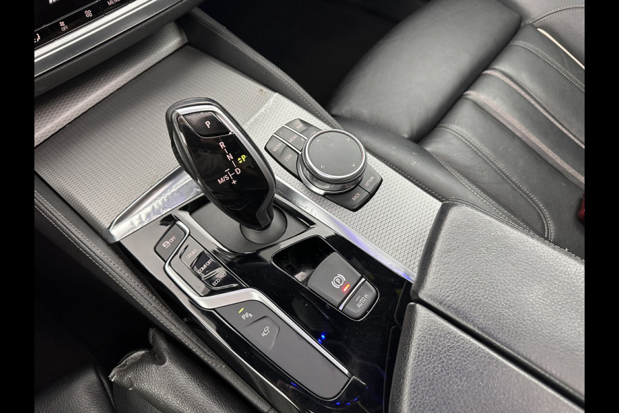 BMW 5 Serie 520d xDrive High Executive Aut. *PANO | FULL-LEATHER | FULL-LED | HEAD-UP | DIGI-COCKPIT | NAVI-FULLMAP | TOP-VIEW | MEMORY-PACK | ECC | PDC | CRUISE | 20''ALU | TOWBAR*