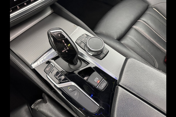 BMW 5 Serie 520d xDrive High Executive Aut. *PANO | FULL-LEATHER | FULL-LED | HEAD-UP | DIGI-COCKPIT | NAVI-FULLMAP | TOP-VIEW | MEMORY-PACK | ECC | PDC | CRUISE | 20''ALU | TOWBAR*