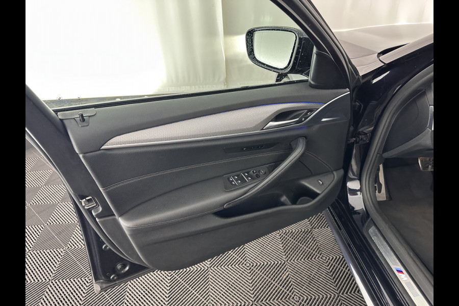 BMW 5 Serie 520d xDrive High Executive Aut. *PANO | FULL-LEATHER | FULL-LED | HEAD-UP | DIGI-COCKPIT | NAVI-FULLMAP | TOP-VIEW | MEMORY-PACK | ECC | PDC | CRUISE | 20''ALU | TOWBAR*