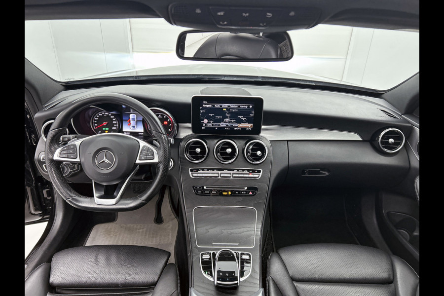 Mercedes-Benz C-Klasse 180 AMG Sport Edition (NL-auto, Panorama, Carplay, StoelV, Navigatie, Cruise Control, Etc)
