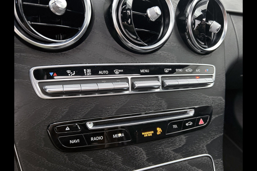 Mercedes-Benz C-Klasse 180 AMG Sport Edition (NL-auto, Panorama, Carplay, StoelV, Navigatie, Cruise Control, Etc)