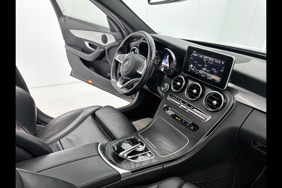 Mercedes-Benz C-Klasse 180 AMG Sport Edition (NL-auto, Panorama, Carplay, StoelV, Navigatie, Cruise Control, Etc)