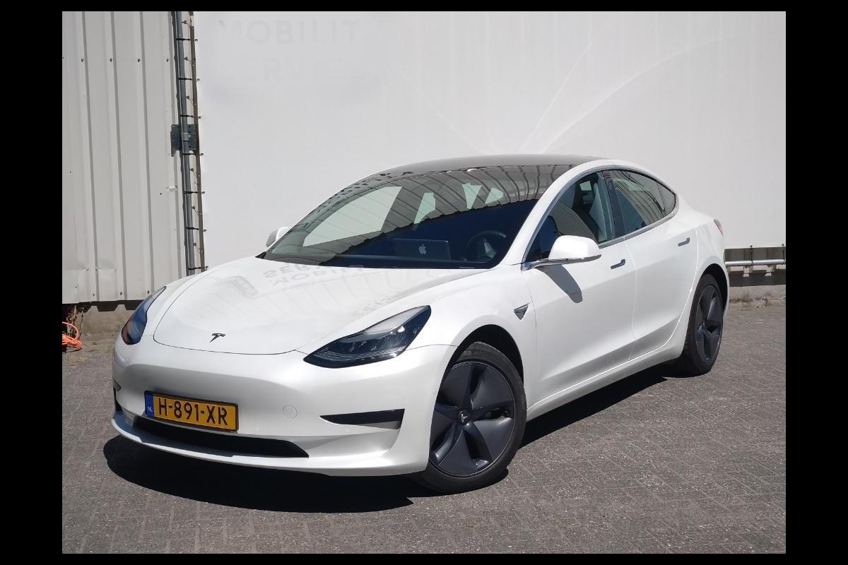 Tesla Model 3 Range Plus | Autopilot | Panorama | Leder | Navi | Camera | Tesla Model 3 Range Plus | Autopilot | Panorama | Leder | Navi | Camera |