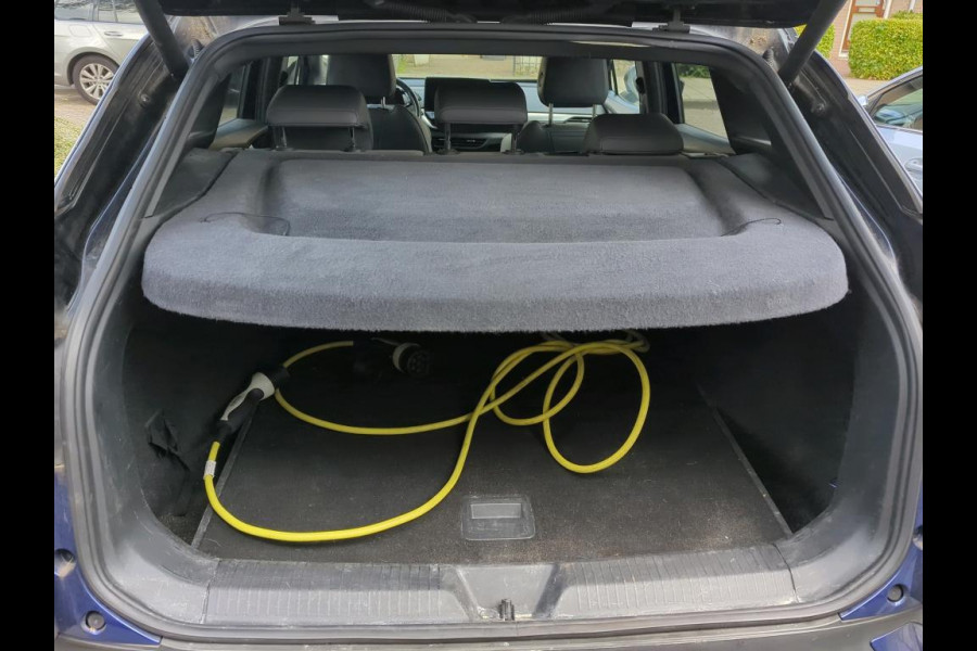 Volkswagen ID.4 Max 77 kWh | IQ-Light | Panorama | Memory | Warmtepomp |