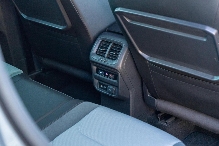 Volkswagen Tiguan 2.0 TSI 4Motion R-Line Pano / Trekhaak / Camera