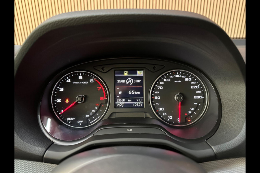Audi Q2 35 TFSI S Line Edition 150PK - Carplay - Climate