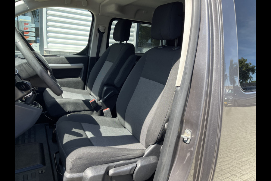 Peugeot Expert 231 L3H1 2.0 BlueHDI 150pk DC 5 persoons Premium / vaste prijs rijklaar € 13.950 ex btw / airco / cruise control / navigatie / grijs metallic / achteruit rijcamera !
