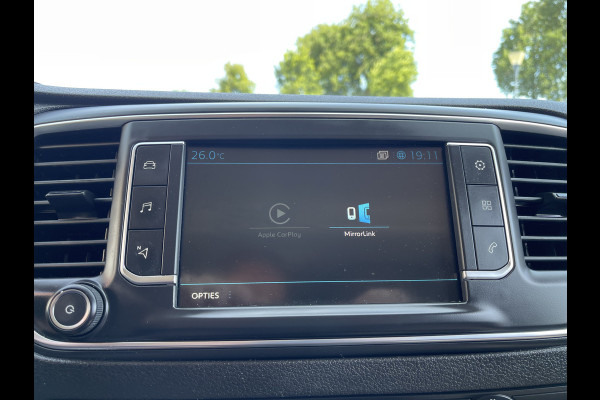 Peugeot Expert 231 L3H1 2.0 BlueHDI 150pk DC 5 persoons Premium / vaste prijs rijklaar € 13.950 ex btw / airco / cruise control / navigatie / grijs metallic / achteruit rijcamera !
